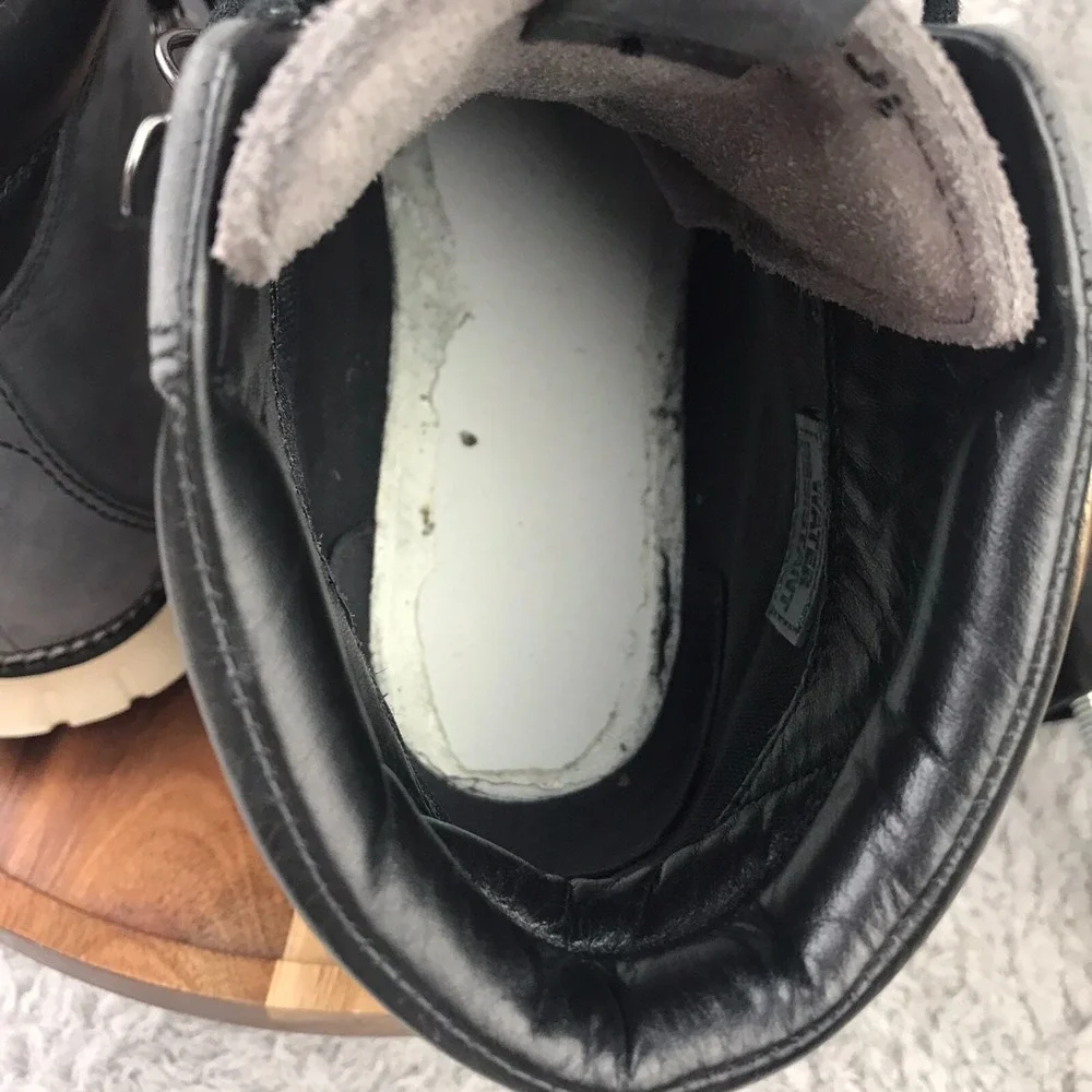 Cole Haan ZeroGrand Chukka Boots Mens 7.5M Gray Suede Water Resistant‎ Hiking